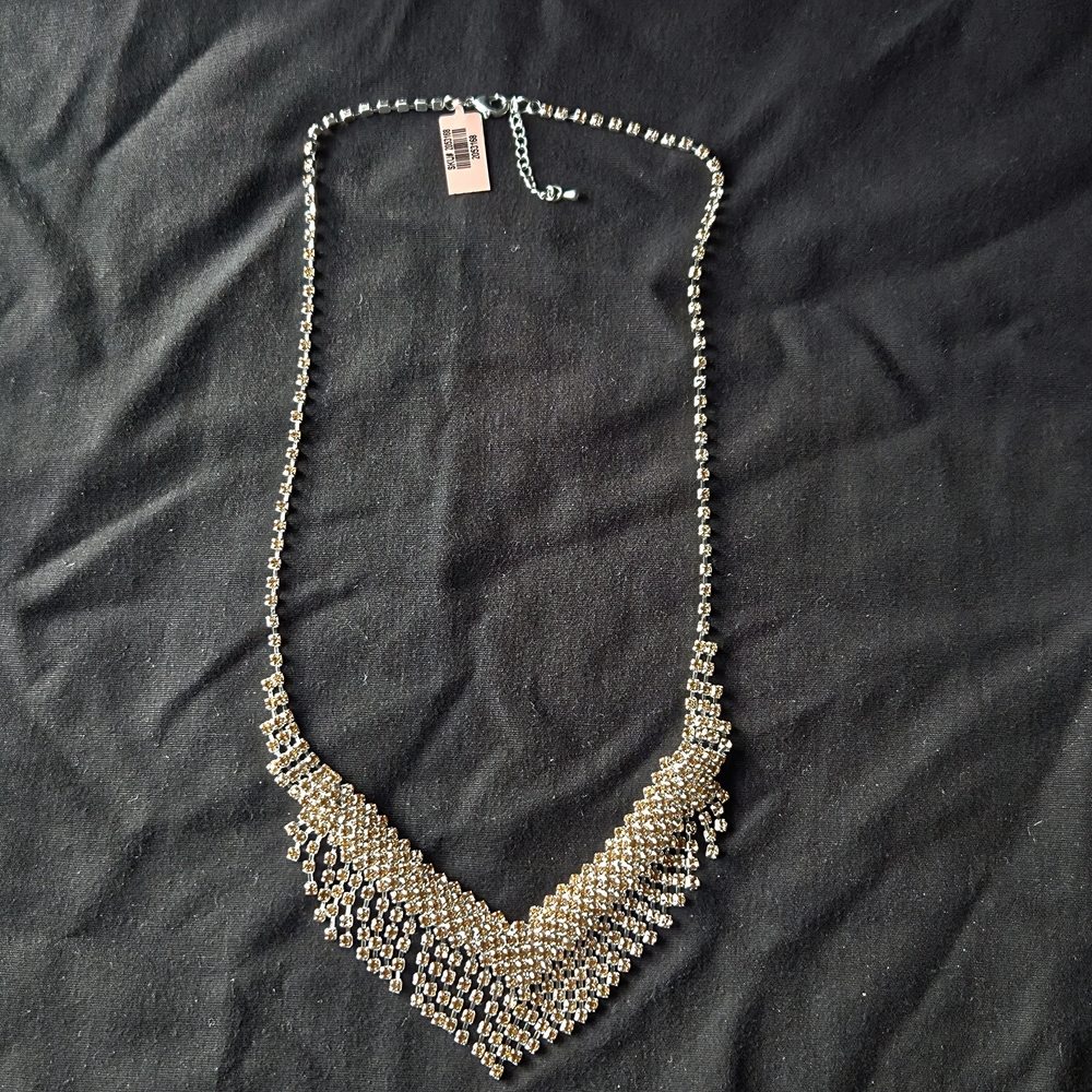 Sparkling Champagne Colored Rhinestone Collar/Bib Necklace in Silver Tone - Picture 6 of 15